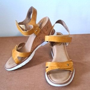 Sofft Gold leather Cork Wedge Sandals size 10 strappy
